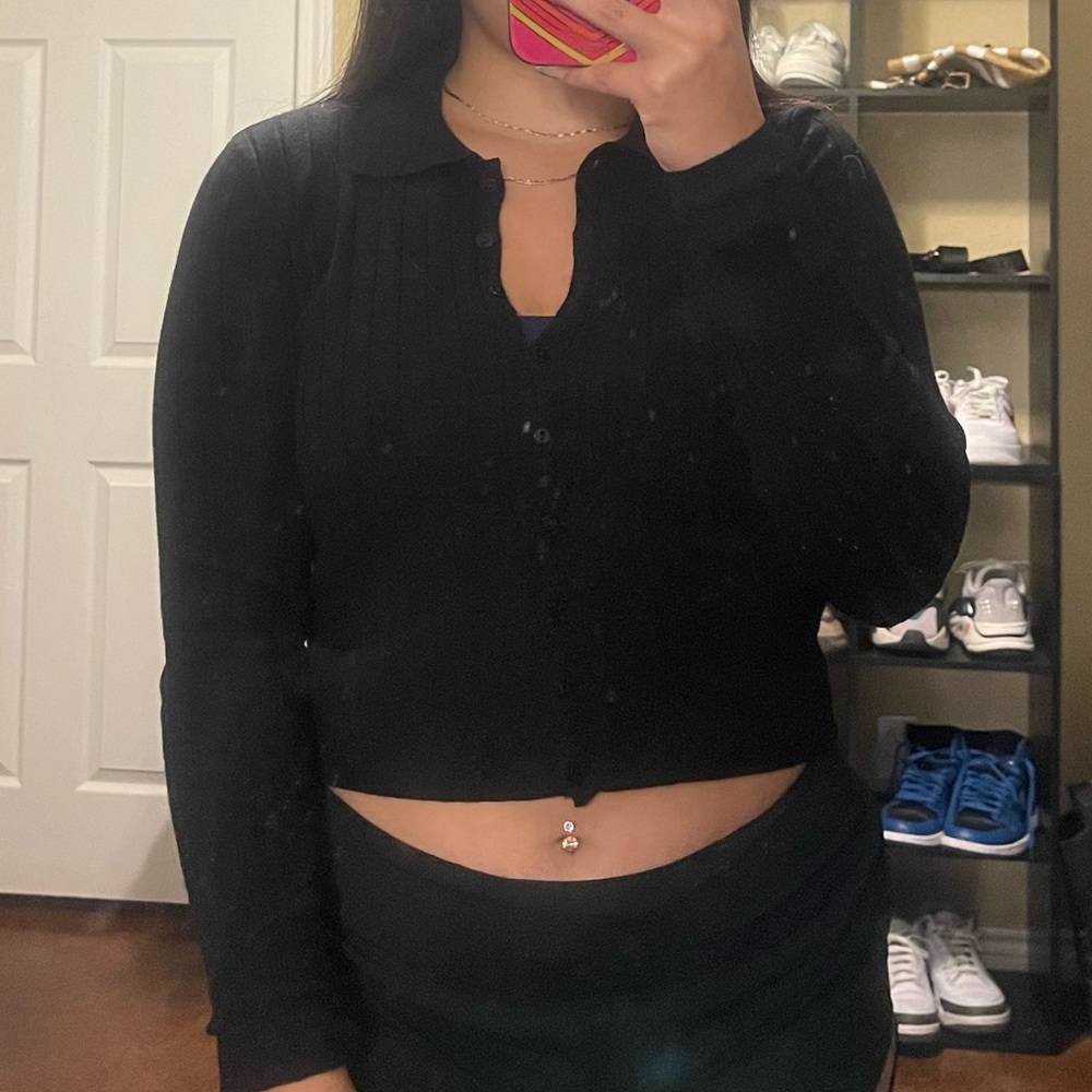 Forever21 black button up crop top